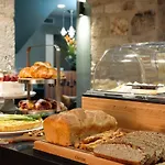 Camera Hotel 4*