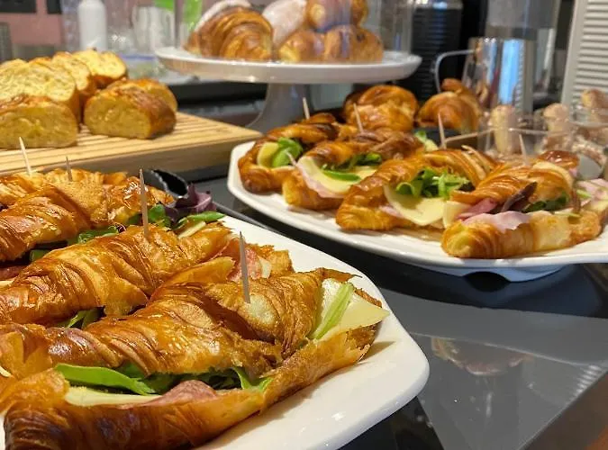 Camera Hotel فندق 4*