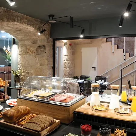 Camera Hotel Ξενοδοχείο 4*