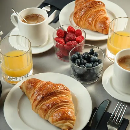 Ξενοδοχείο Camera Hotel 4*