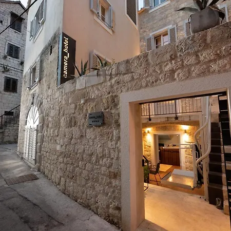 Отель Camera Hotel 4*