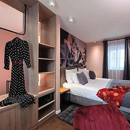 Camera Hotel 4* Split