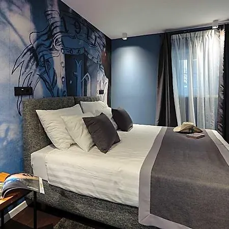 Camera Hotel Hotel