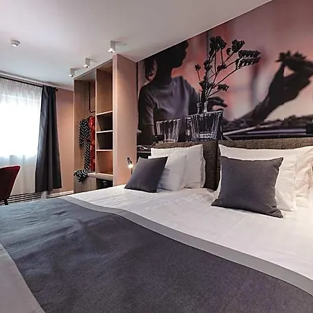 Camera Hotel 4*