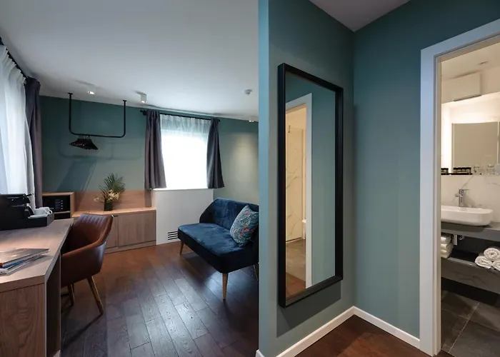 Camera Hotel Отель 4*