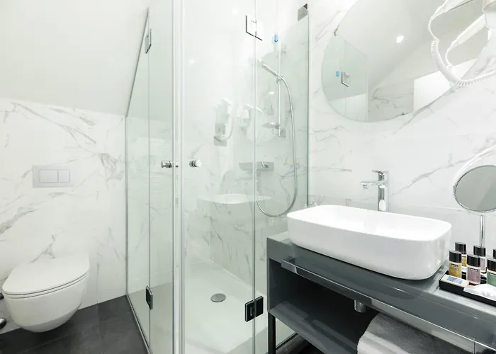 Отель Camera Hotel 4*